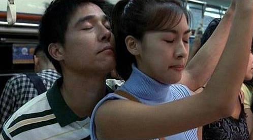 中央电视台2套经济频道的《购时尚》周日版的