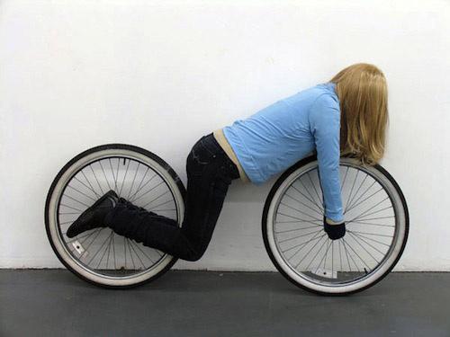 Terrifying sculptures by Mark Jenkins_CCTV-In