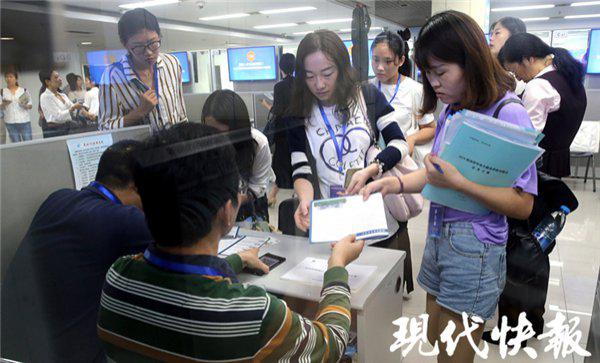 招聘会▲疫情下的武汉高校毕业生:焦虑中突围