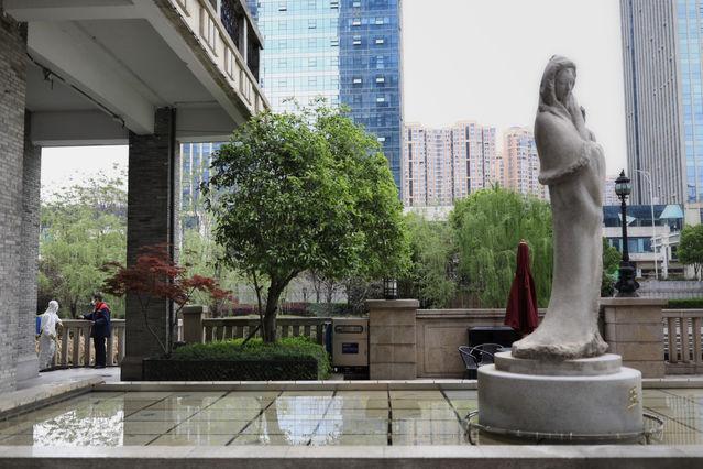 「步行街」武汉标志性步行街楚河汉街恢复营业