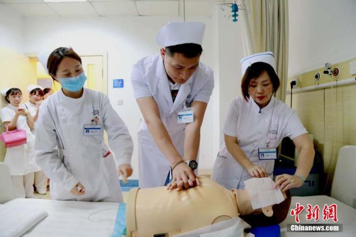 报告■世卫组织：全球护理从业人员达2790万 仍面临短缺