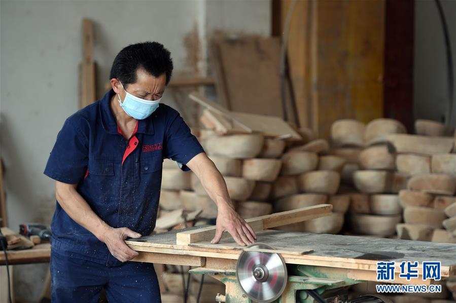 大学毕业生青春,在希望的田野上——大别山区寻访“城归”大学毕业生