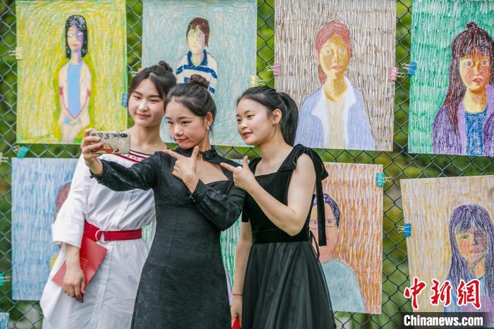 毕业照羡慕！这样的“毕业照”太有爱了，你想要嘛？