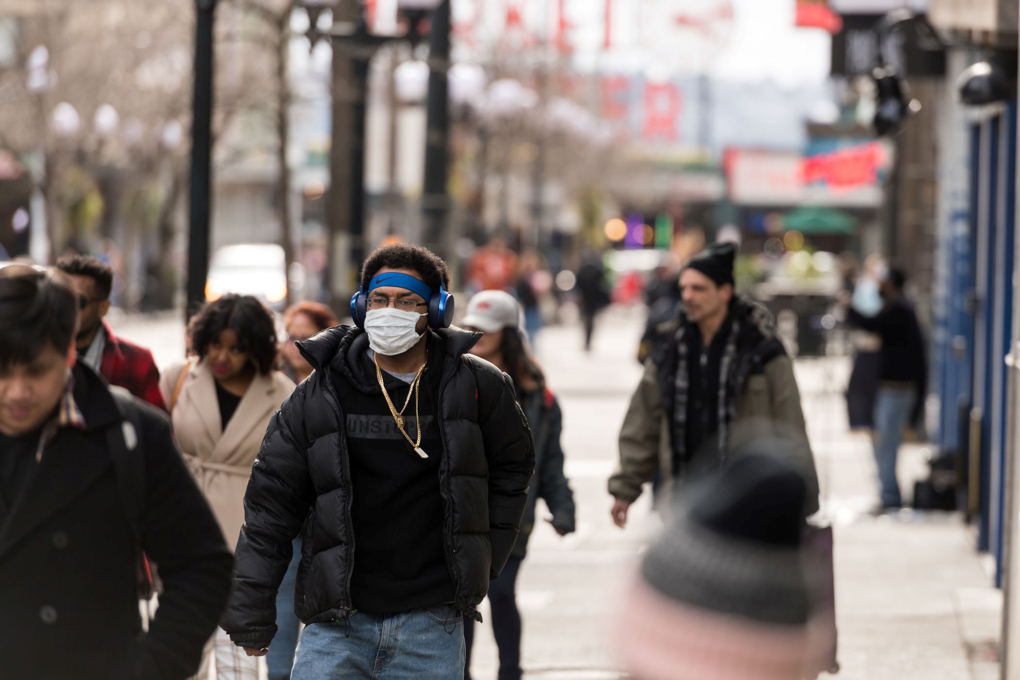 州长|疫情严峻，美国数名市长有意采取封锁令，州长拒绝