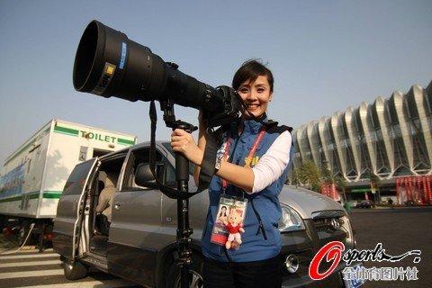 [组图]全运美女如云 跟拍<em>刘翔女记者</em>成最亮风景