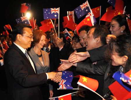 Chinese Vice Premier Li Keqiang arrives in Sydney Thursday at the start of his official visit to Australia, Oct. 29, 2009.(Xinhua/Liu Jiansheng)