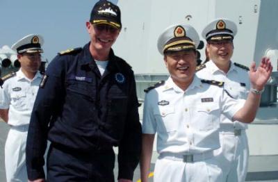 Wang&nbsp;Zhiguo&nbsp;(R&nbsp;front),&nbsp;the&nbsp;commander&nbsp;of&nbsp;the&nbsp;Chinese&nbsp;naval&nbsp;3rd&nbsp;escort&nbsp;fleet,&nbsp;speaks&nbsp;with&nbsp;Pieter&nbsp;Bindt,&nbsp;commander&nbsp;of&nbsp;the&nbsp;European&nbsp;Union&nbsp;(EU)&nbsp;navy&nbsp;465&nbsp;formation&nbsp;during&nbsp;the&nbsp;latter's&nbsp;visit&nbsp;to&nbsp;the&nbsp;Chinese&nbsp;"Zhoushan"&nbsp;Warship&nbsp;at&nbsp;Wang's&nbsp;invitation&nbsp;at&nbsp;the&nbsp;Gulf&nbsp;of&nbsp;Aden&nbsp;Nov.&nbsp;8,&nbsp;2009.(Xinhua/Guo&nbsp;Gang)