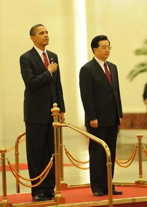 Chinese President Hu Jintao holds a welcome ceremony for visiting U.S. President Barack Obama at the Great Hall of the People in Beijing on Nov. 17, 2009.(Xinhua/Li Tao)
