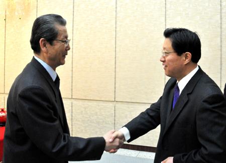 Wang&nbsp;Wei&nbsp;(R),&nbsp;vice&nbsp;minister&nbsp;of&nbsp;the&nbsp;Ministry&nbsp;of&nbsp;Supervision&nbsp;of&nbsp;China&nbsp;and&nbsp;a&nbsp;member&nbsp;of&nbsp;the&nbsp;Standing&nbsp;Committee&nbsp;of&nbsp;the&nbsp;Central&nbsp;Commission&nbsp;for&nbsp;Discipline&nbsp;Inspection&nbsp;of&nbsp;the&nbsp;Communist&nbsp;Party&nbsp;of&nbsp;China&nbsp;(CPC),&nbsp;meets&nbsp;with&nbsp;Choe&nbsp;Tae&nbsp;Bok&nbsp;(L),&nbsp;secretary&nbsp;of&nbsp;the&nbsp;Central&nbsp;Committee&nbsp;of&nbsp;the&nbsp;Worker's&nbsp;Party&nbsp;of&nbsp;Korea&nbsp;(WPK)&nbsp;of&nbsp;the&nbsp;Democratic&nbsp;People's&nbsp;Republic&nbsp;of&nbsp;Korea&nbsp;(DPRK),&nbsp;in&nbsp;Pyongyang,&nbsp;capital&nbsp;of&nbsp;the&nbsp;DPRK,&nbsp;Nov.&nbsp;19,&nbsp;2009.&nbsp;(Xinhua/Yao&nbsp;Ximeng)
