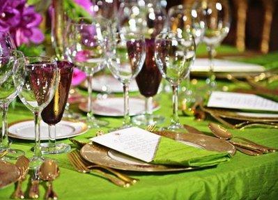 A&nbsp;place&nbsp;setting&nbsp;is&nbsp;seen&nbsp;during&nbsp;a&nbsp;preview&nbsp;for&nbsp;the&nbsp;first&nbsp;State&nbsp;Dinner&nbsp;hosted&nbsp;by&nbsp;the&nbsp;US&nbsp;President&nbsp;Barack&nbsp;Obama&nbsp;for&nbsp;Indian&nbsp;Prime&nbsp;Minister&nbsp;Manmohan&nbsp;Singh&nbsp;and&nbsp;his&nbsp;wife&nbsp;Gursharan&nbsp;Kaur&nbsp;in&nbsp;the&nbsp;State&nbsp;Dining&nbsp;Room&nbsp;of&nbsp;the&nbsp;White&nbsp;House&nbsp;in&nbsp;Washington,&nbsp;DC.&nbsp;US&nbsp;President&nbsp;Barack&nbsp;Obama's&nbsp;first&nbsp;state&nbsp;dinner&nbsp;on&nbsp;Tuesday&nbsp;will&nbsp;feature&nbsp;fresh&nbsp;arugula&nbsp;from&nbsp;the&nbsp;White&nbsp;House&nbsp;garden&nbsp;and&nbsp;entertainment&nbsp;by&nbsp;Jennifer&nbsp;Hudson.(AFP/Mandel&nbsp;Ngan)