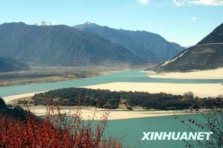 Photo&nbsp;taken&nbsp;in&nbsp;Nyingchi&nbsp;Prefecture,&nbsp;southeastern&nbsp;Tibet,&nbsp;on&nbsp;November&nbsp;20.&nbsp;[Photo:Xinhuanet]