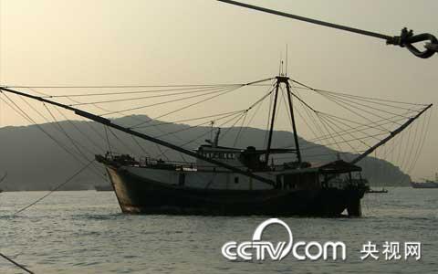 [视频]《澳门十年》第三集:同舟共济_CCTV.co