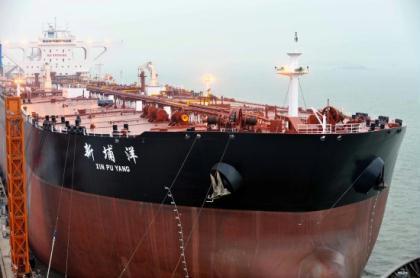 A&nbsp;photo&nbsp;taken&nbsp;on&nbsp;January&nbsp;22,&nbsp;2010&nbsp;shows&nbsp;Xin&nbsp;Pu&nbsp;Yang,&nbsp;the&nbsp;most&nbsp;sophisticated&nbsp;supertanker&nbsp;ever&nbsp;designed&nbsp;and&nbsp;built&nbsp;by&nbsp;a&nbsp;Chinese&nbsp;shipyard&nbsp;at&nbsp;Nansha&nbsp;port,&nbsp;Guangzhou,&nbsp;south&nbsp;China's&nbsp;Guangdong&nbsp;province.&nbsp;[Photo:&nbsp;Xinhua/Chen&nbsp;Yehua]