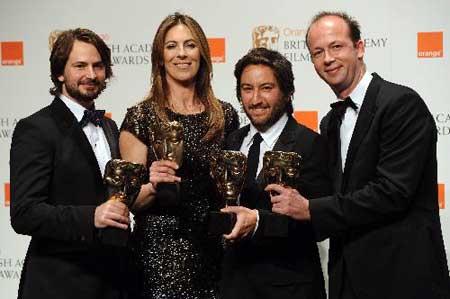 (L-R) Mark Boal, Kathryn Bigelow, Greg Shapiro and Nicholas Chartier pose with their awards for Best Film 'The Hurt Locker' at the British Academy of Film and Television Arts (BAFTA) award ceremony at the Royal Opera House in London February 21, 2010. (Xinhua/AFP Photo)