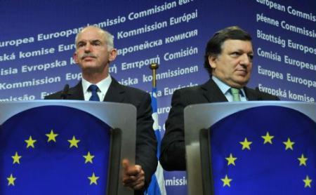 President of European Commission Jose Manuel Barroso (R) and visiting Greek Prime Minister George Papandreou attend a press conference after their meeting at the EU headquarters in Brussels, Belgium, March 17, 2010. (Xinhua/Wu Wei)