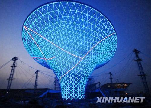 With a month to go before the World Expo 2010, China's financial capital Shanghai is looking to seize the limelight with its promises of glitz and glamour for this year's global exhibition. 