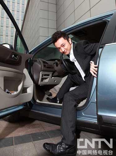 《动物狂欢节》主持人:生活中的小尼-《动物狂