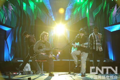 林俊杰彩排《不潮不花钱》、《背对背拥抱》