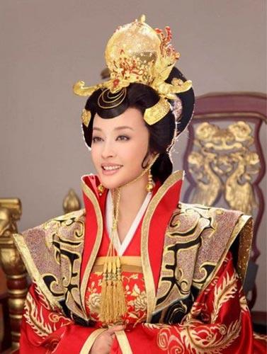  刘晓庆扮武则天 近照曝光 美艳不输17年前《武