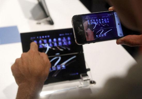 Sony presents new Sony S, Sony P tablets in B