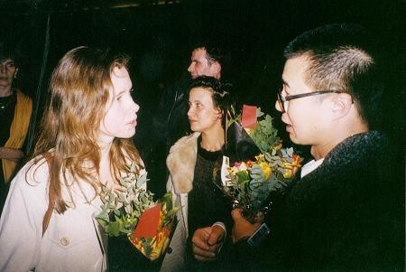1998年梁碧波《三节草》在巴黎获奖