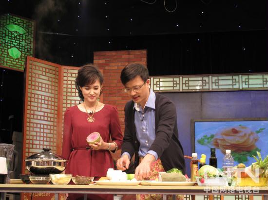 今晚10點CCTV4台[天涯共此時][節目預告]巧吃蘿蔔保健康!!精采內容不要錯過了!!