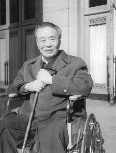 艾青简介-艾青简介