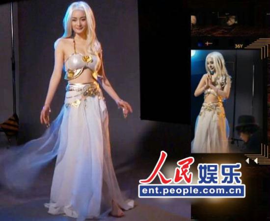 杨幂<em>白发魔女</em>颠覆造型曝光 双手遮身秀性感(图