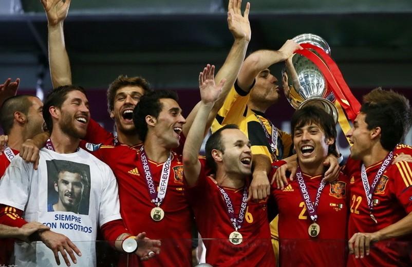 西班牙4球击败意大利夺得欧洲杯冠军 卫冕成功