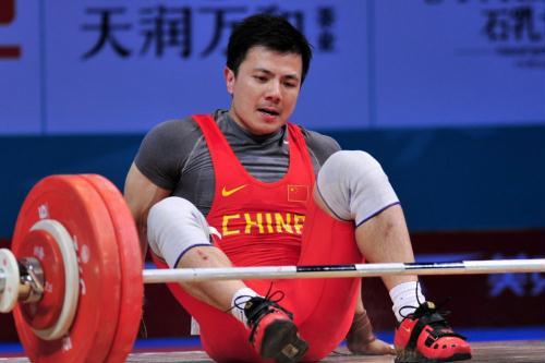 v体育体育大爆冷昔日排球冠军齐落选_网络台_中国奥运名单张翔摸高图片
