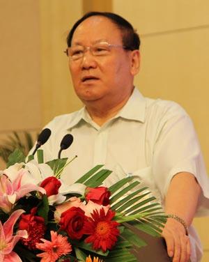 刘精松上将代表主办单位讲话