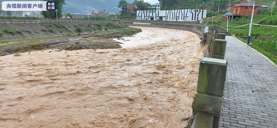 重庆局部地区暴雨部分中小河流明显涨水