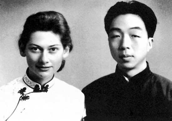 The Chinese classical works Yang Xianyi translated with his British wife include the complete editions of "A Dream of Red Mansions" and "The Scholars."