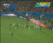 [世界杯]乌拉圭角球开到小禁区 戈丁抢点头球顶偏