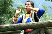 It is difficult to play Qiang mouth-strings