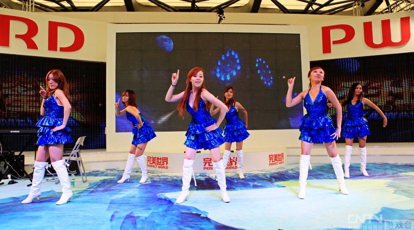 完美世界引爆2011cj技嘉mm热辣助阵_八卦周