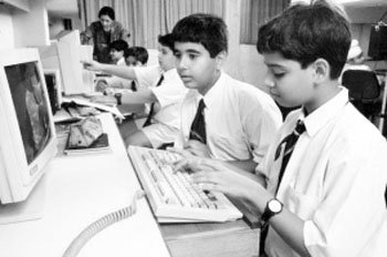 印度游戏调查:网速世界最差 青少年也爱LOL_产