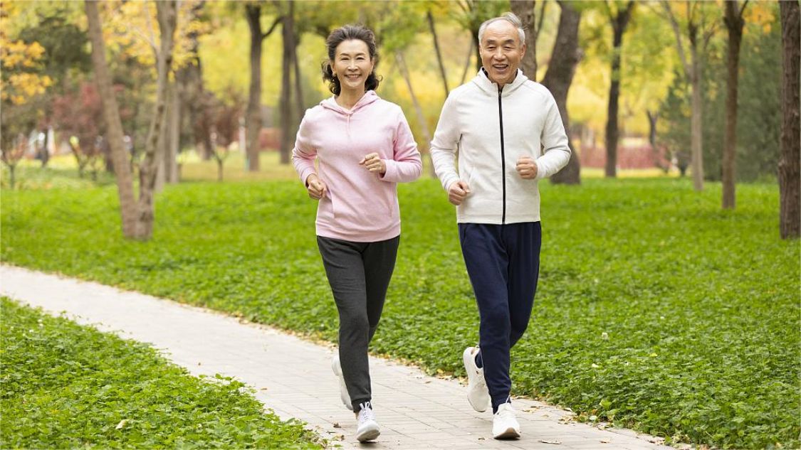 中老年人可以选择慢跑锻炼吗？