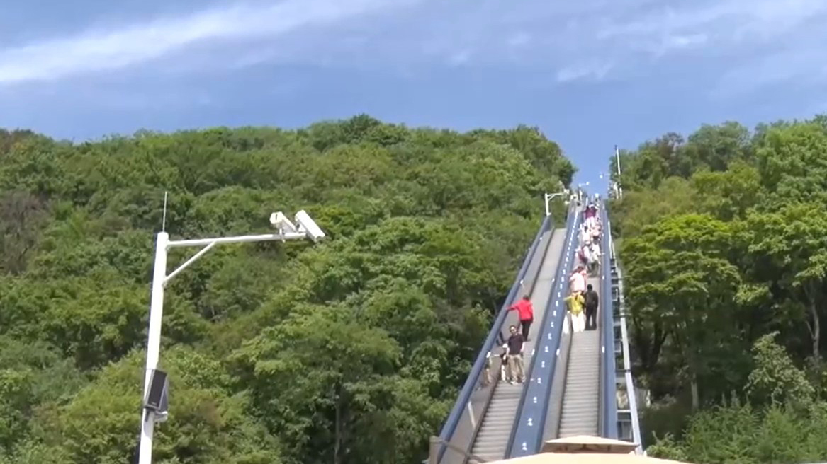 旅居养老 看中小城市接住流量