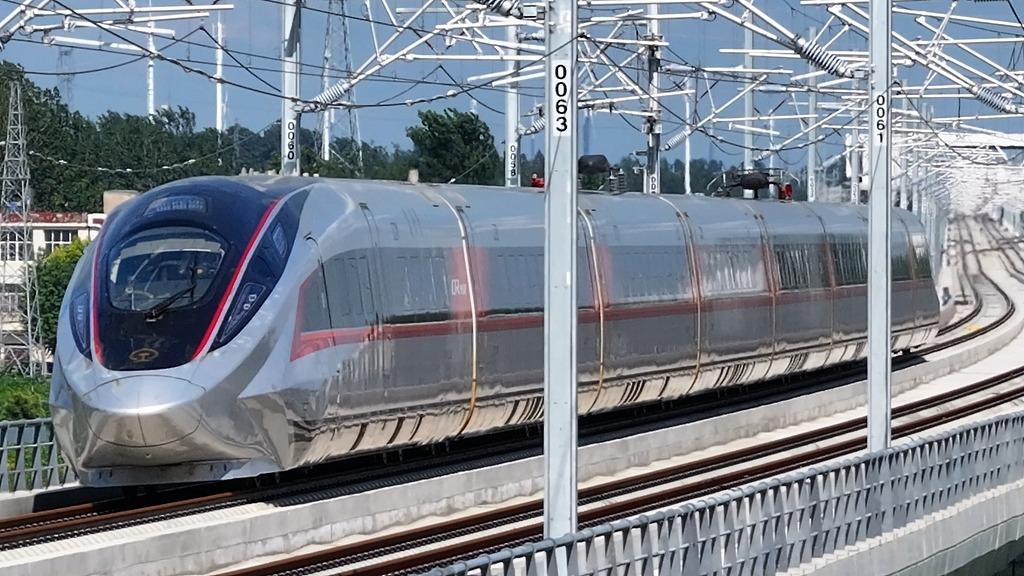 China's self-developed technology advances its high-speed railways