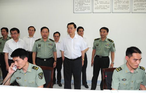张德江等重庆市领导看望慰问驻渝部队和武警官