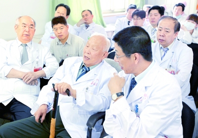 【时代先锋】北京军区总医院骨科专家胥少汀: