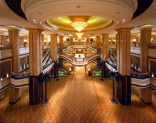组图：40吨黄金打造世界唯一八星级酒店
