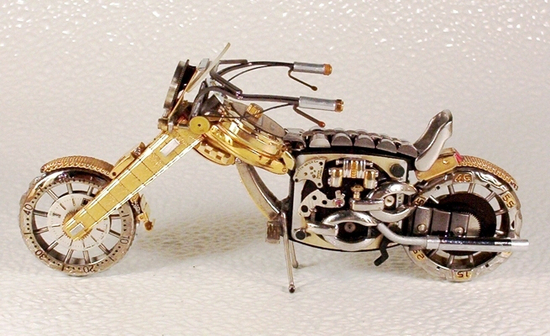 用旧手表制作的超酷摩托车模型作品大全