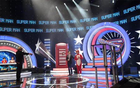 《超人来了》铁掌王传人赤手秒碎核桃