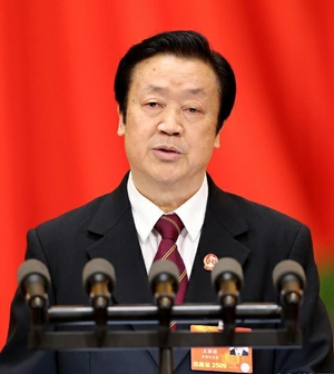 最高人民法院院长王胜俊作最高人民法院工作报告。