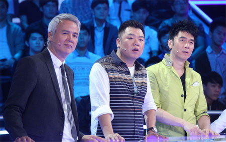 《<em>男左女右</em>》林瑞阳现场向<em>张庭</em>求婚_搜视指