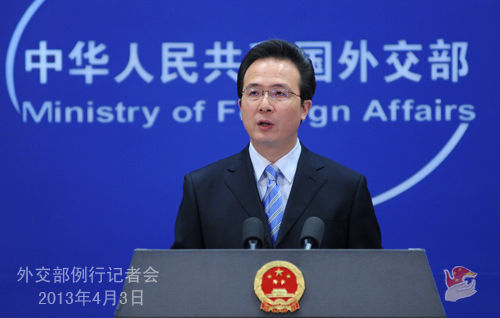 2013年4月3日，外交部发言人洪磊主持例行记者会。