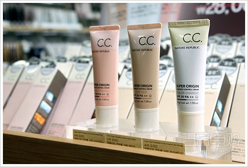 <em>韩国CC</em>霜正当红 你在用了吗_时尚台_央视网