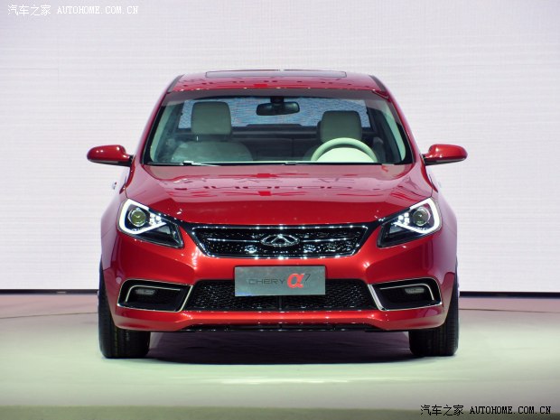 官方表示,奇瑞α7概念车是首辆基于奇瑞全新iAUTO技术平台而打造的车型。造型设计上,奇瑞α7概念车展现的是全新的设计语言,其灵感来自水源,这一点我们可以从新车前后LED大灯、车前脸下进气口、动感的轮圈样式中看出端倪。